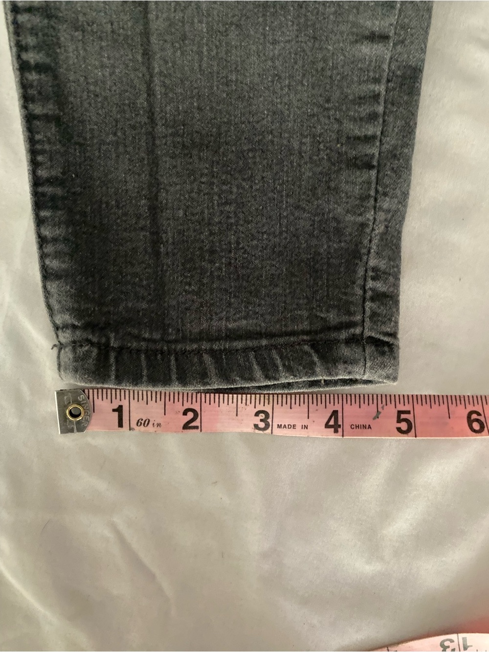 Forever 21 Grey Skinny Jeans Women’s Size 26 Mid Rise Stretch Denim - Picture 10 of 10